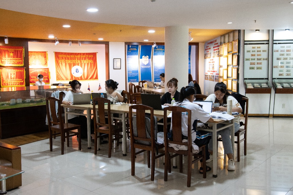 Phòng truyền thống HUB